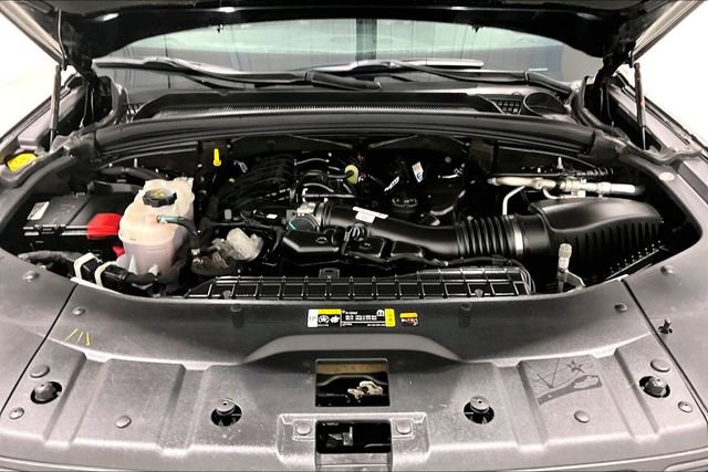 Used 2023 Jeep Grand Cherokee Limited w/ Luxury Tech Group II image 32