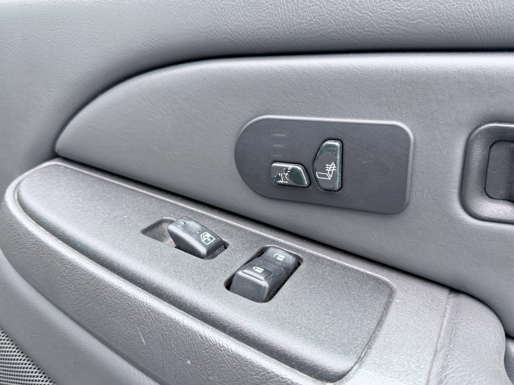 Used 2003 Chevrolet Avalanche 2WD image 27