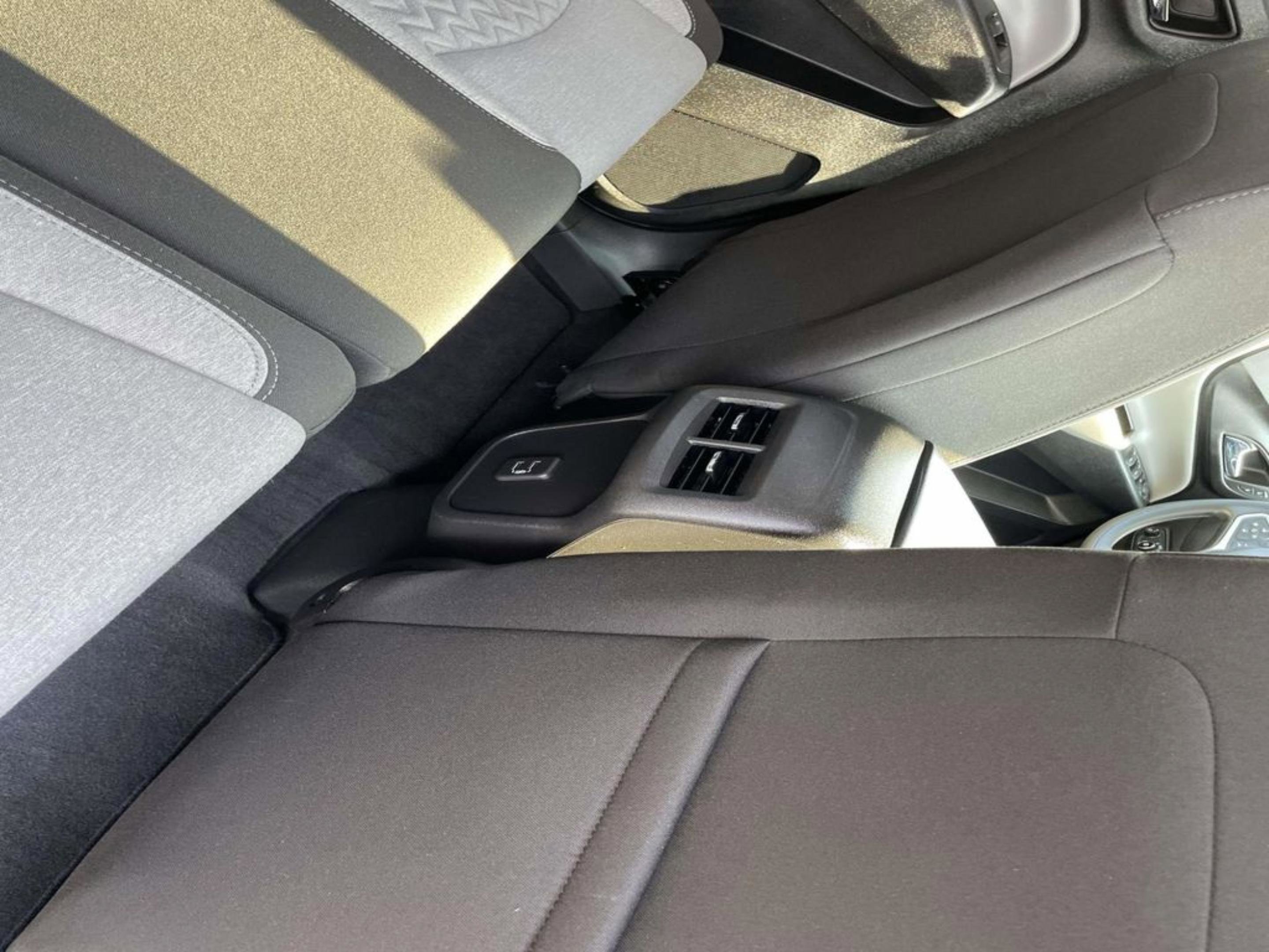 Used 2023 Chevrolet Equinox LT image 25