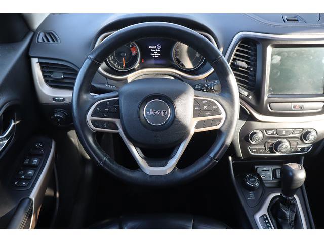 Used 2017 Jeep Cherokee Limited image 9