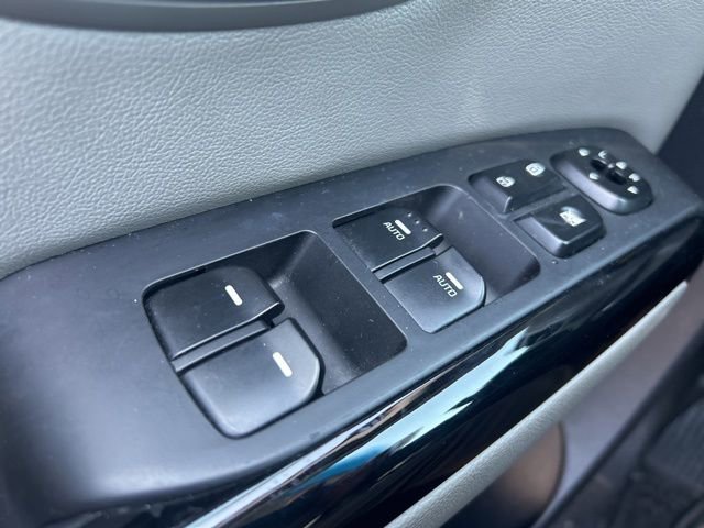 Used 2016 Kia Soul + w/ Primo Package FWD image 20