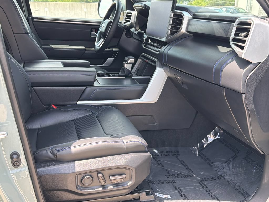 Used 2024 Toyota Sequoia Platinum AWD/4WD image 12