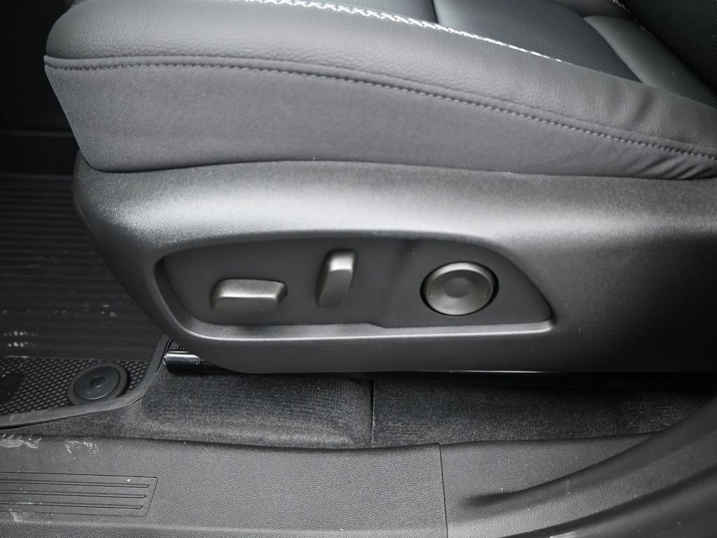 New 2026 GMC Terrain Denali w/ LPO, Black Badging Package image 10