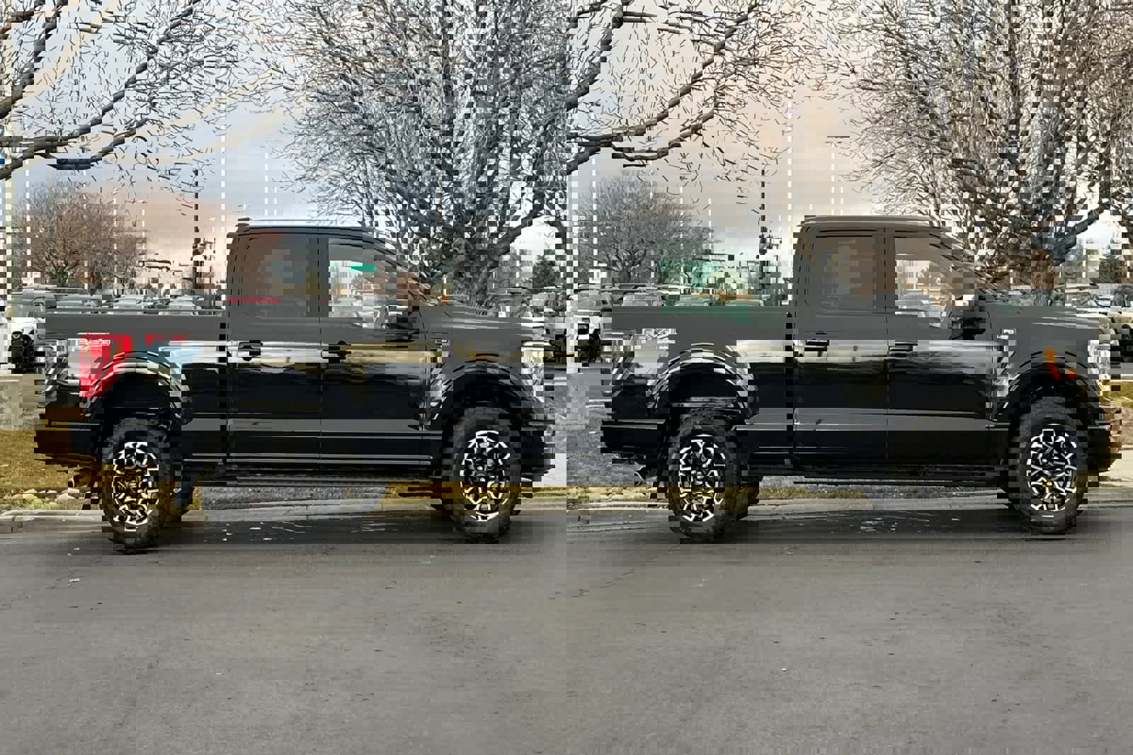 Certified 2022 Ford F150 XLT w/ Equipment Group 302A High image 8