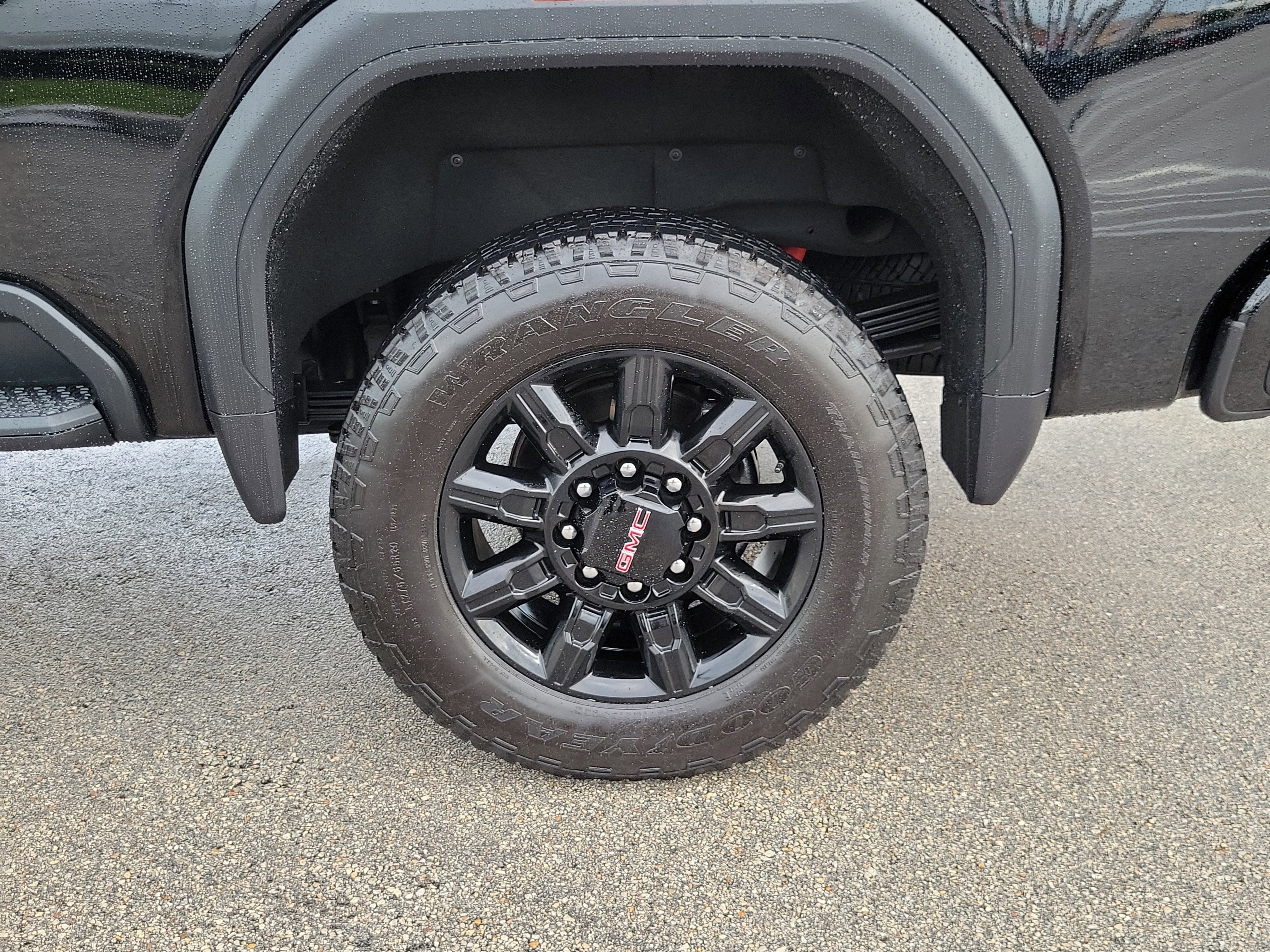 Used 2025 GMC Sierra 2500 AT4 w/ AT4 Premium Plus Package AWD/4WD image 28