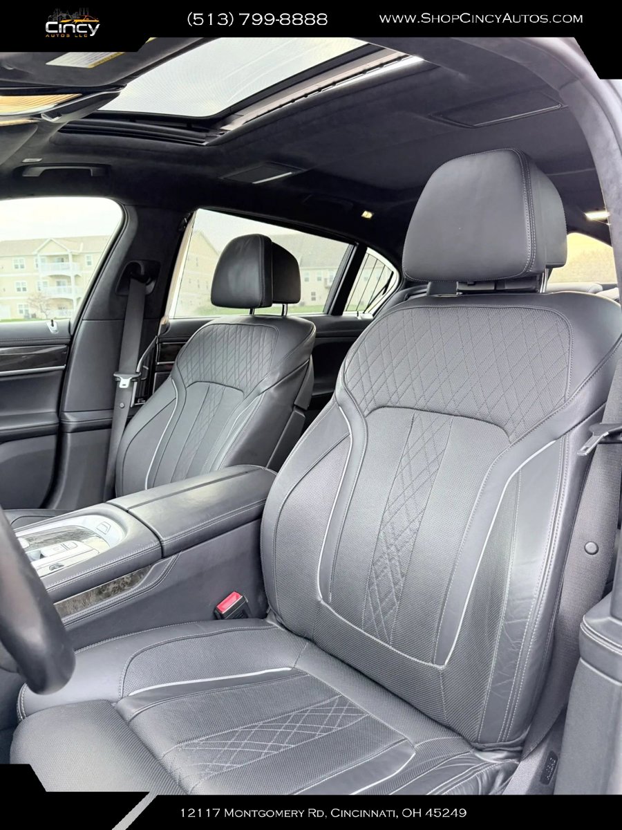 Used 2017 BMW 750i xDrive image 9