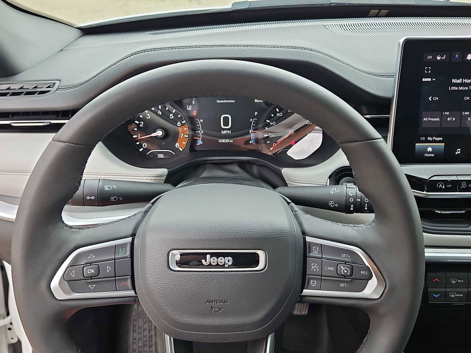 Used 2025 Jeep Compass Limited AWD/4WD image 19