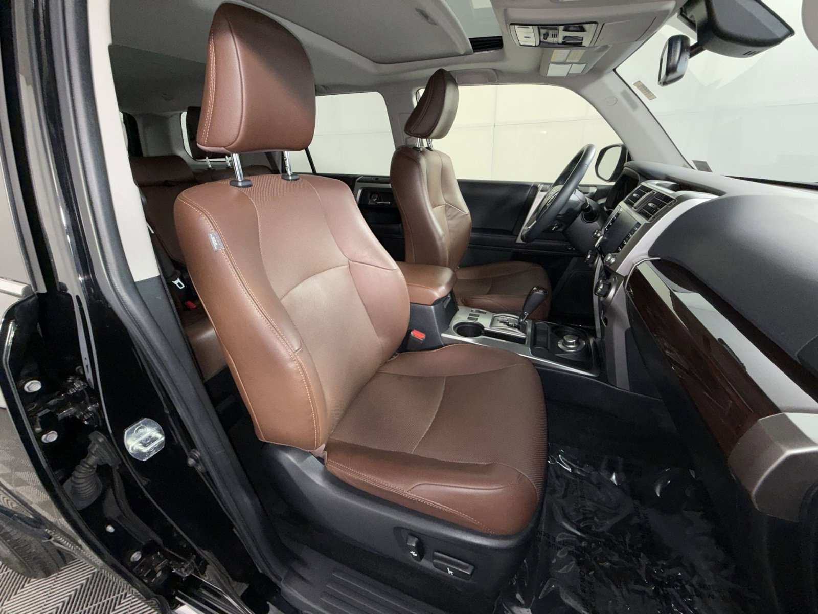 Used 2022 Toyota 4Runner Limited AWD/4WD image 27