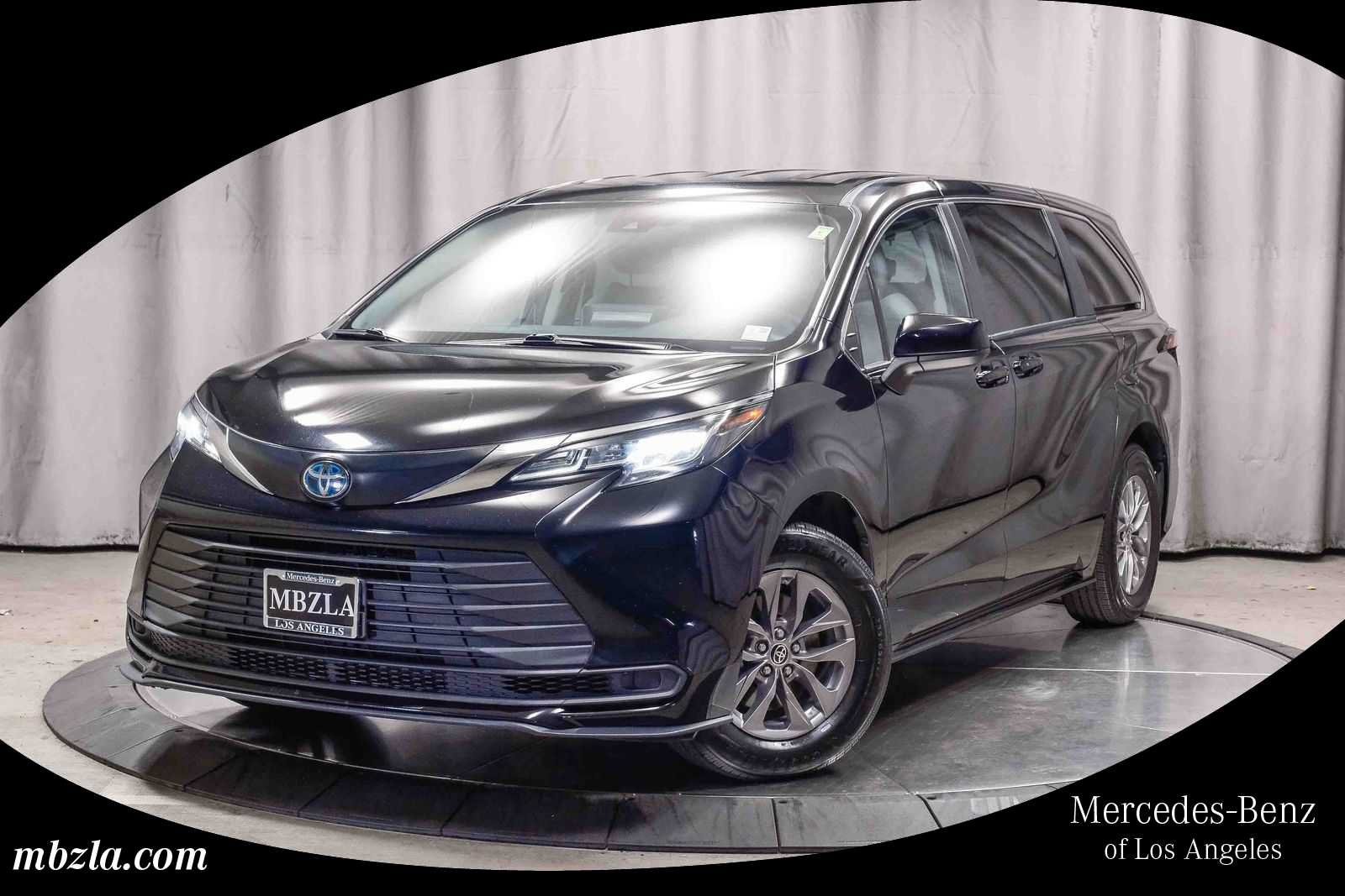 Used 2022 Toyota Sienna LE FWD video 1