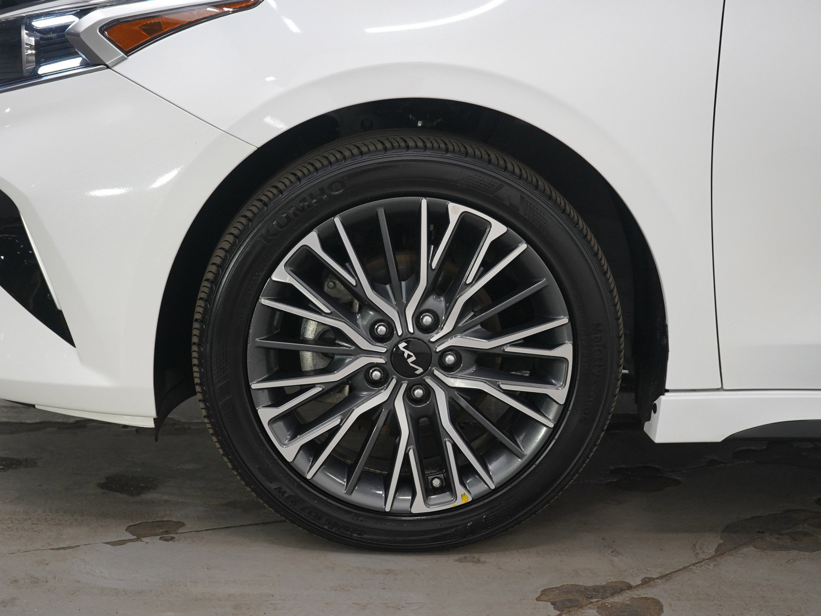 Used 2024 Kia Forte GT-Line image 30