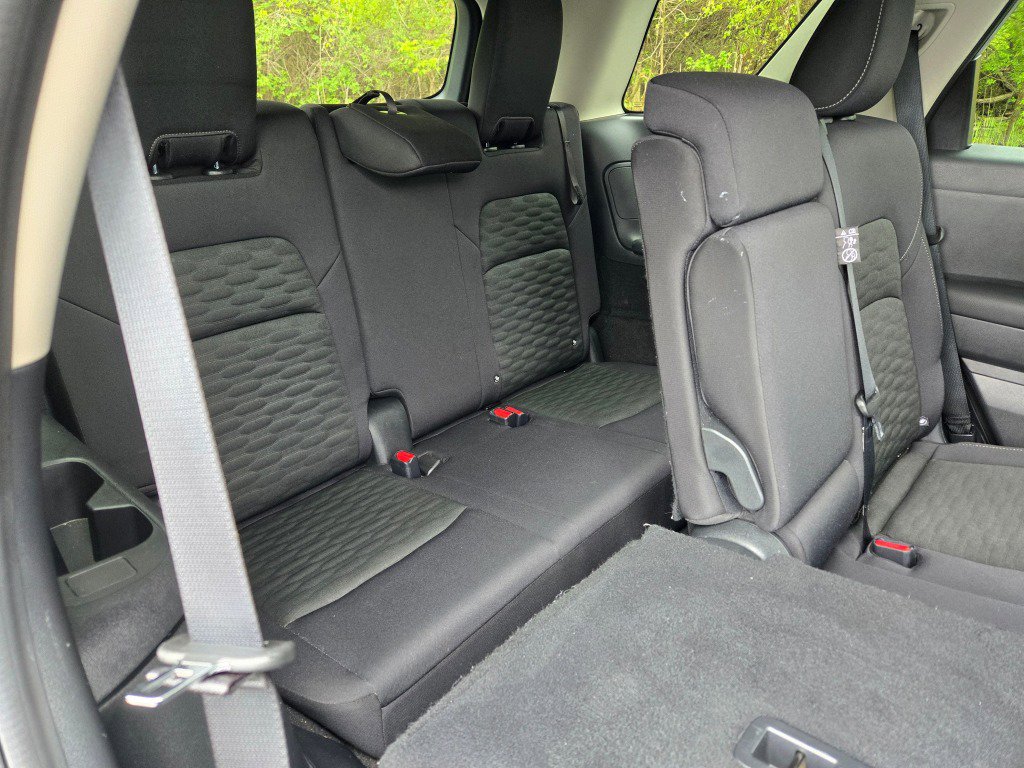 Used 2025 Nissan Pathfinder SV FWD image 12