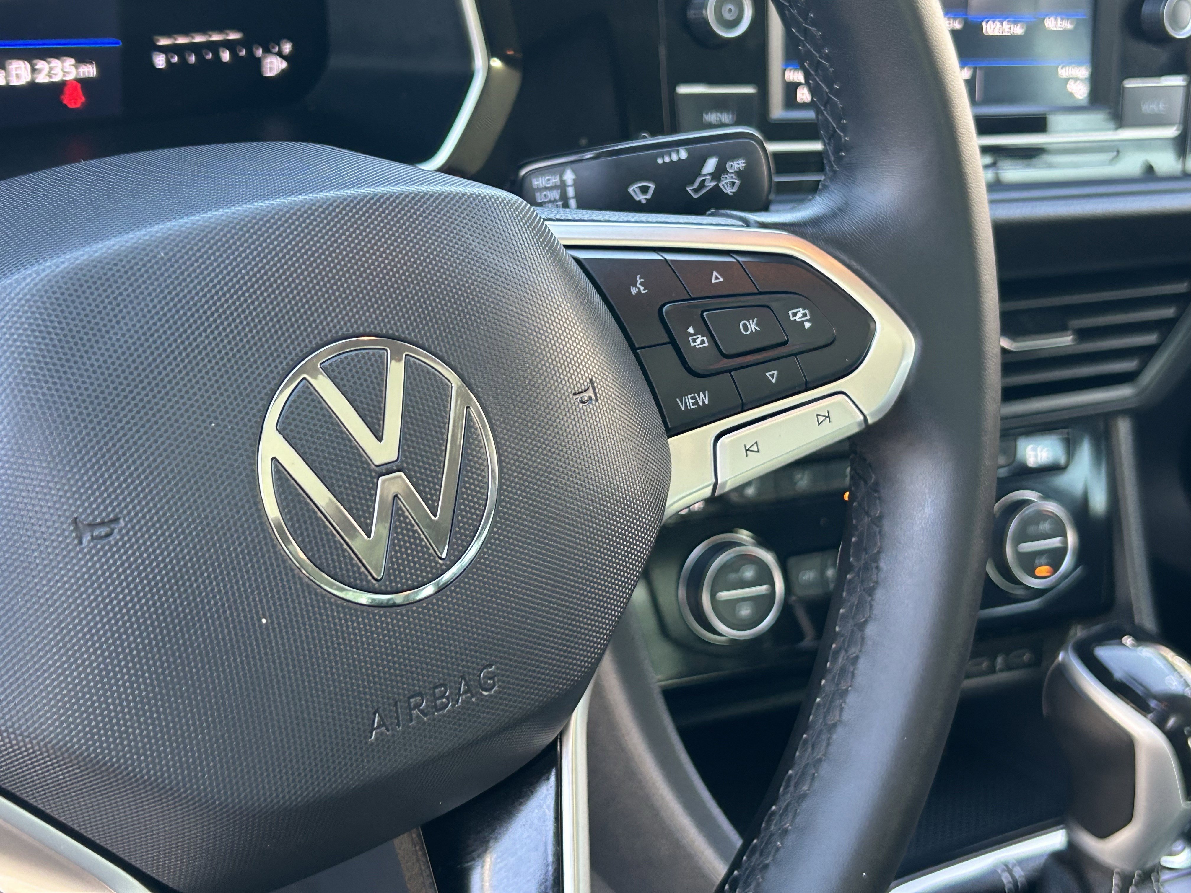 Used 2022 Volkswagen Jetta SE w/ Panoramic Sunroof Package FWD image 27