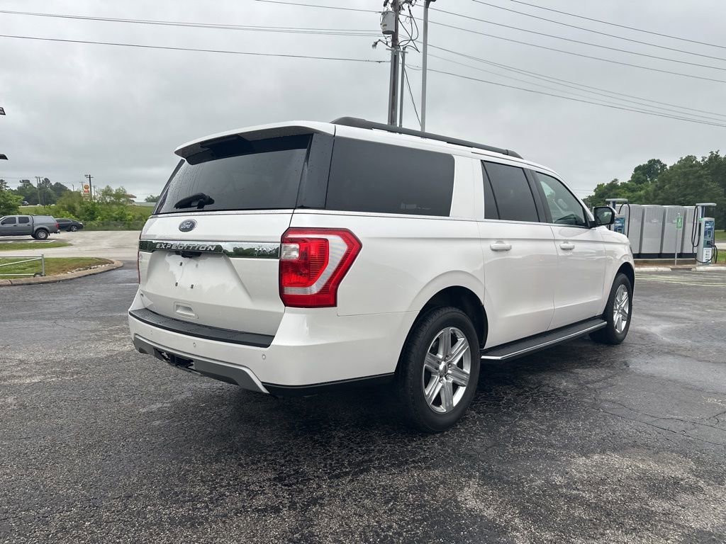 Used 2018 Ford Expedition Max XLT w/ Equipment Group 202A AWD/4WD image 3