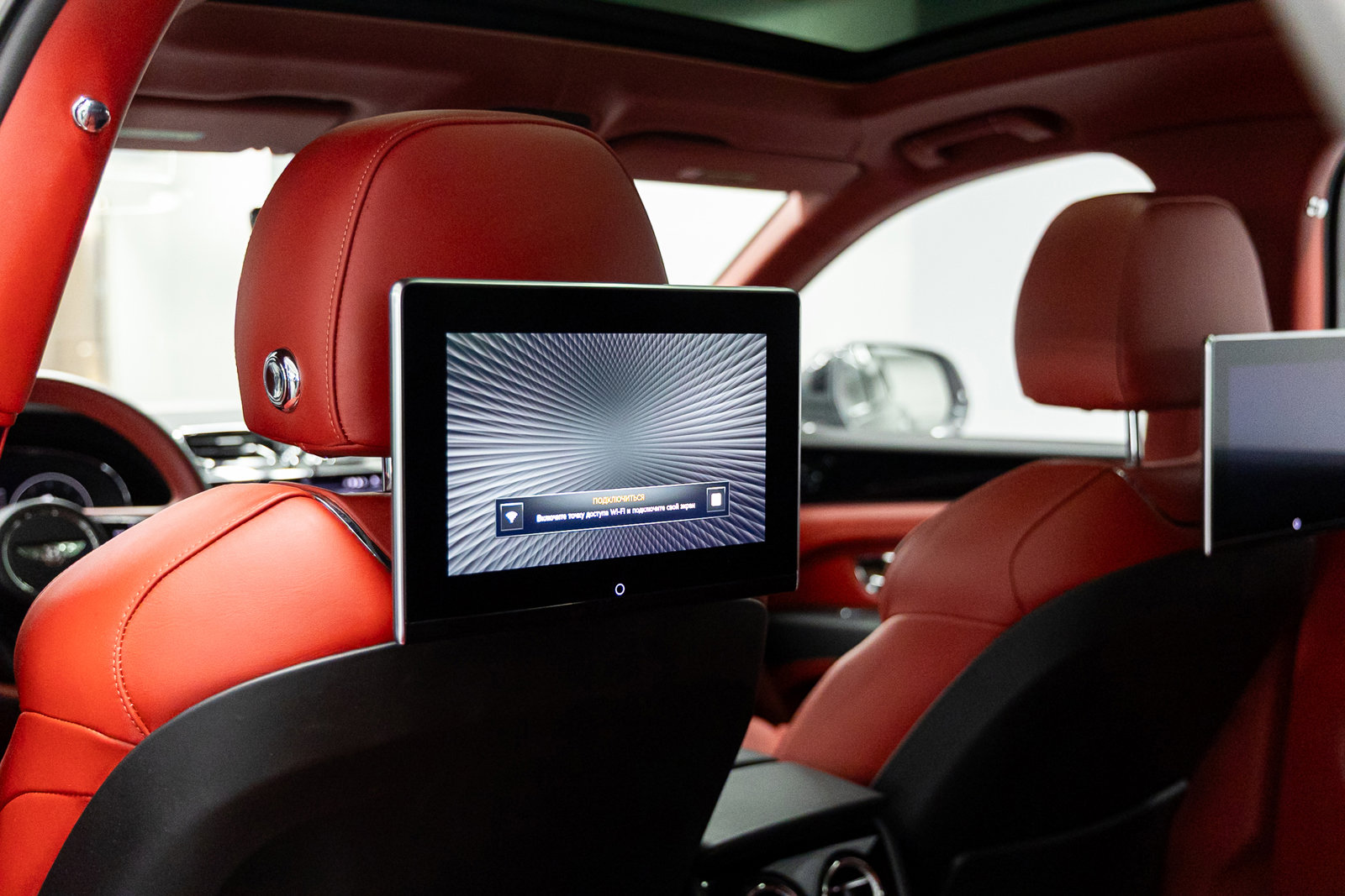 Used 2022 Bentley Bentayga image 46