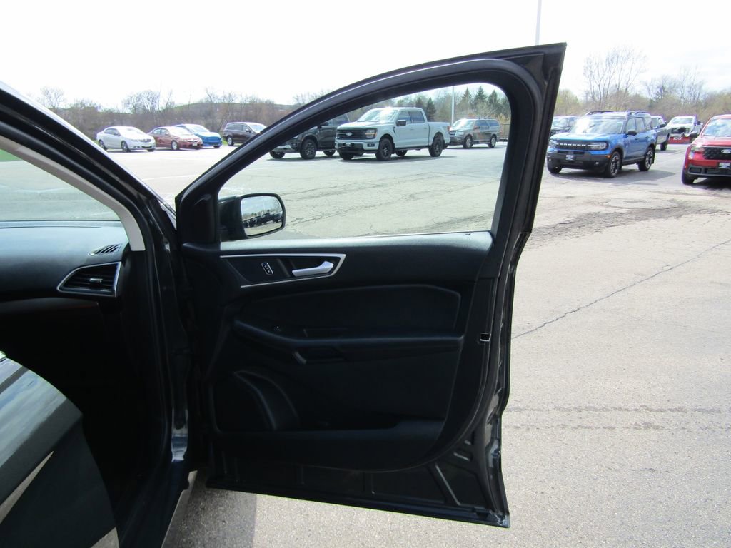Used 2024 Ford Edge SEL w/ Convenience Package image 40