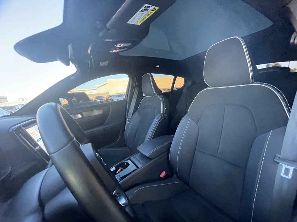 Used 2023 Volvo C40 P8 Recharge Plus w/ Climate Package image 17