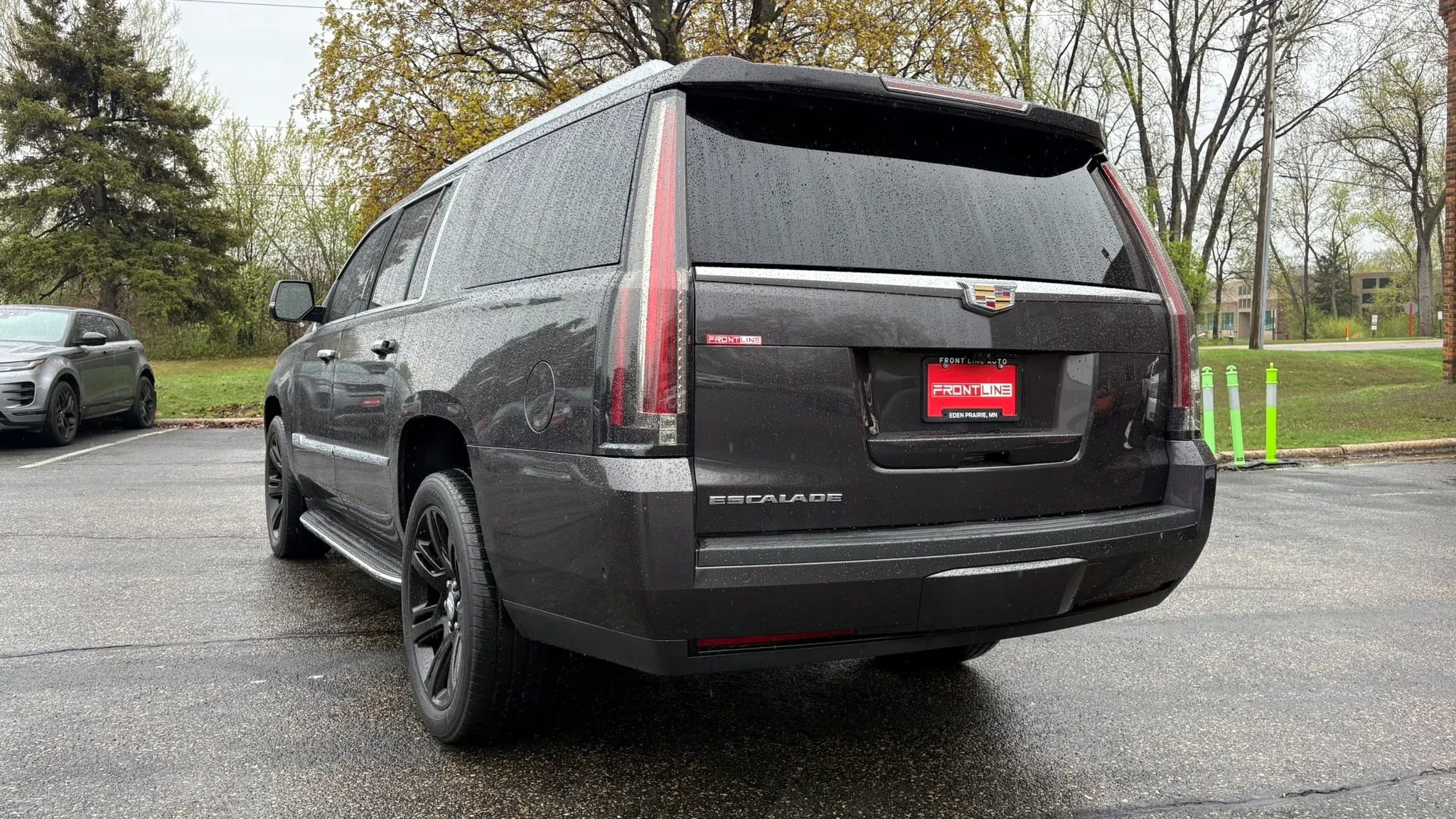 Used 2017 Cadillac Escalade ESV Luxury AWD/4WD image 7