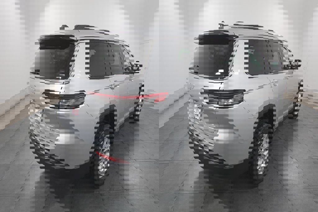 New 2025 Jeep Grand Cherokee L Laredo w/ Luxury Tech Group I image 5