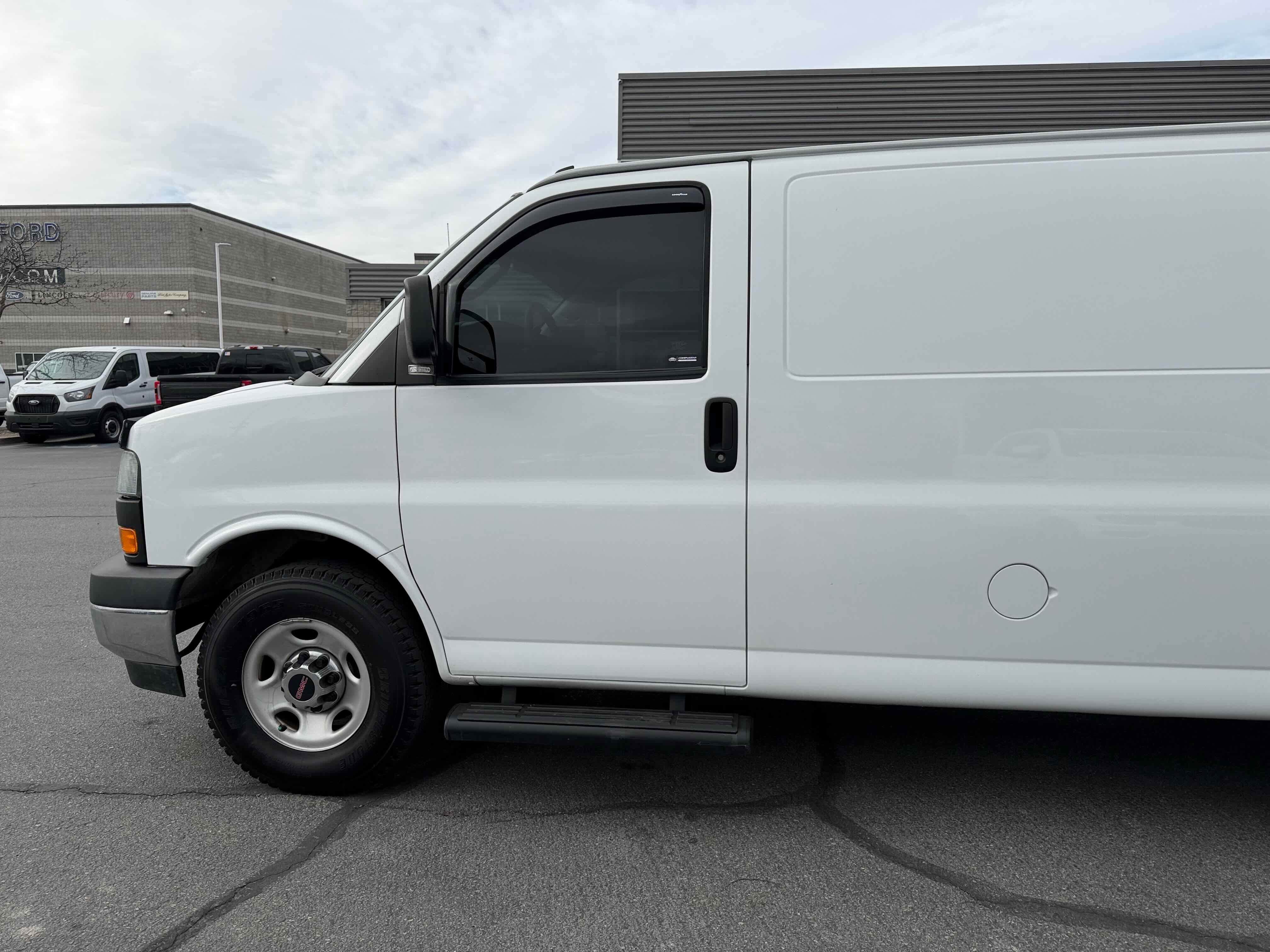 Used 2023 GMC Savana 2500 w/ Driver Convenience Package image 3