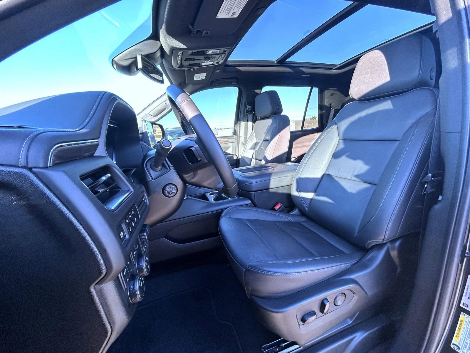 Used 2024 Chevrolet Tahoe Z71 w/ Luxury Package image 9