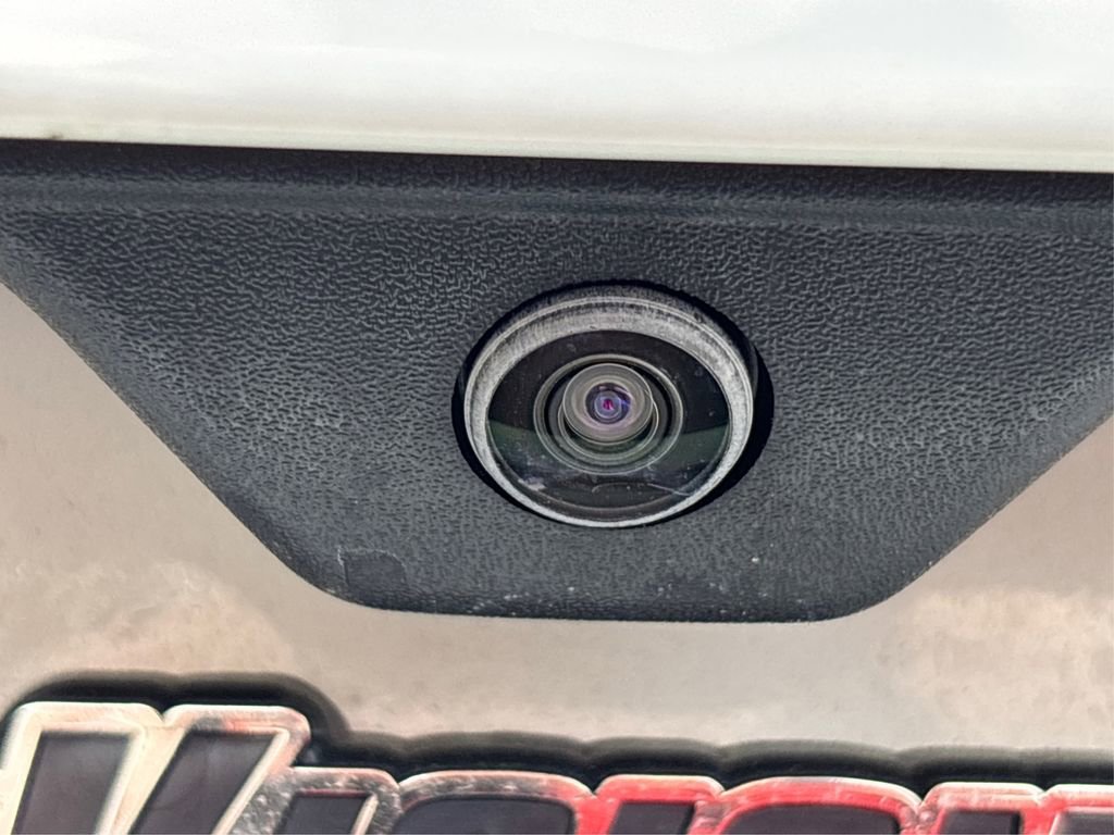 Used 2023 Jeep Renegade Latitude w/ Sun/Sound Group AWD/4WD image 15