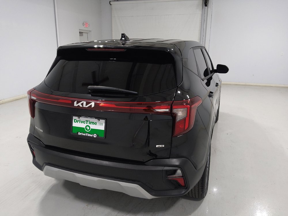 Used 2025 Kia Seltos LX AWD/4WD image 7