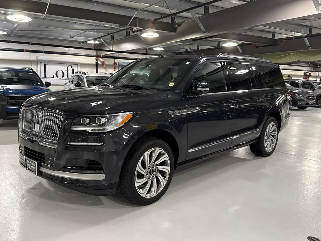 Used 2023 Lincoln Navigator L Reserve AWD/4WD image 5