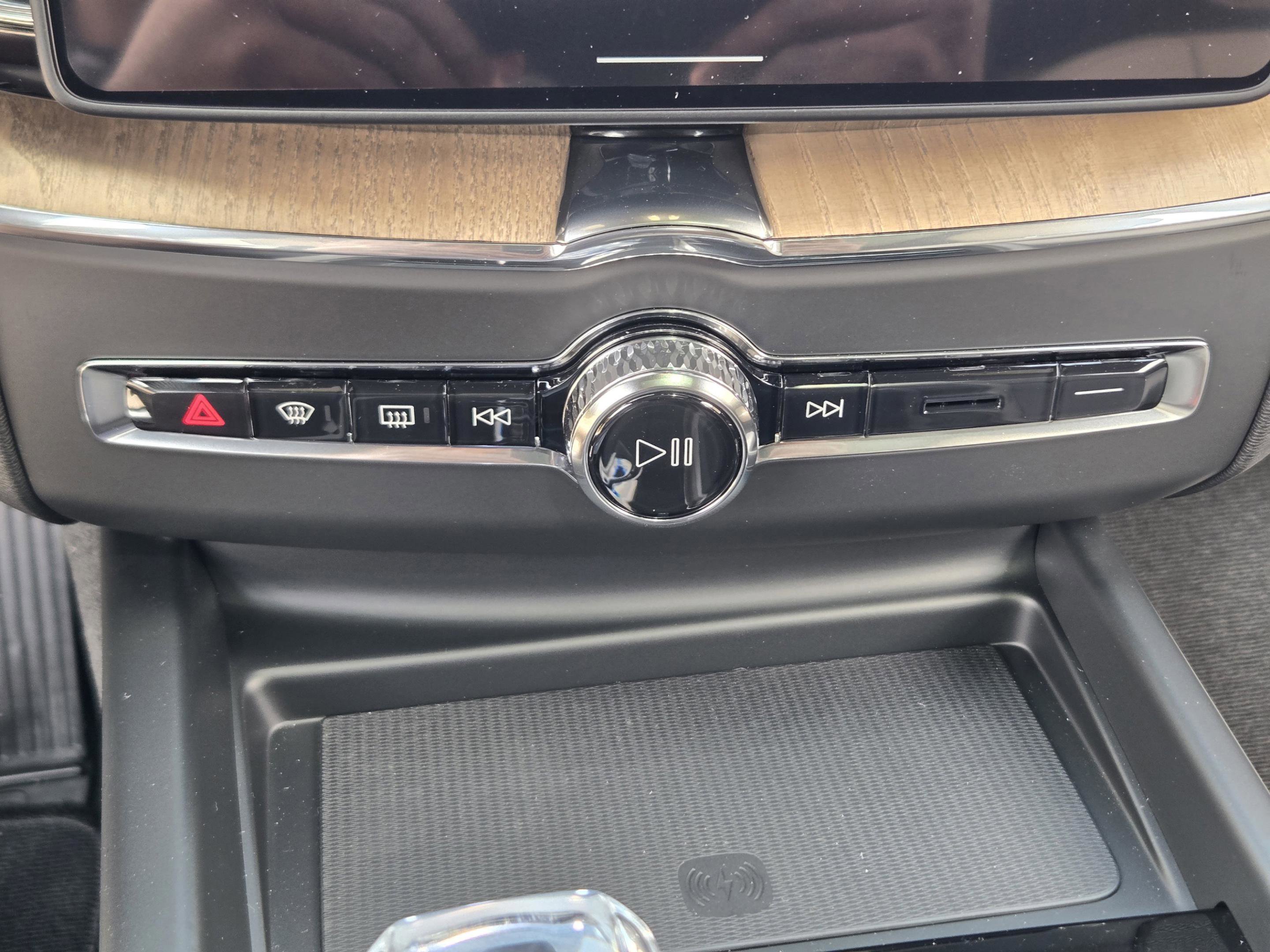 New 2026 Volvo XC60 B5 Plus w/ Protection Package Premier image 15