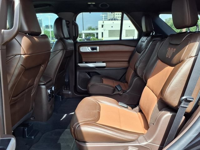 Used 2024 Ford Explorer King Ranch w/ Technology Package RWD image 5