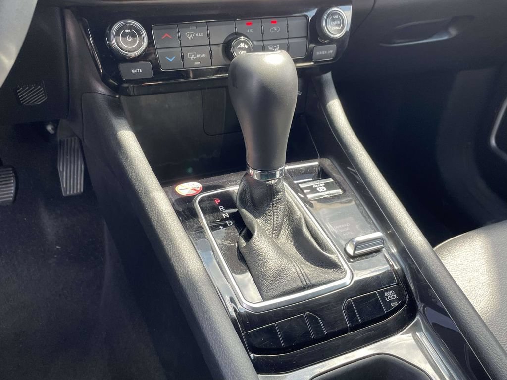 Used 2024 Jeep Compass Latitude AWD/4WD image 15