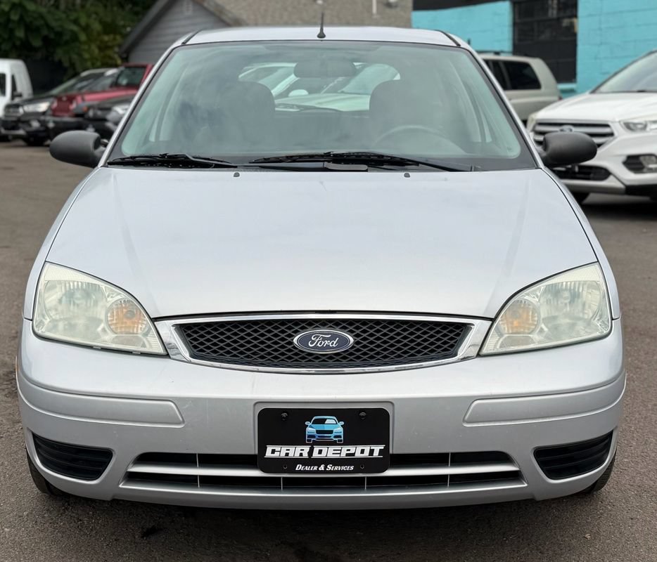 Used 2006 Ford Focus ZX5 Hatchback FWD image 8