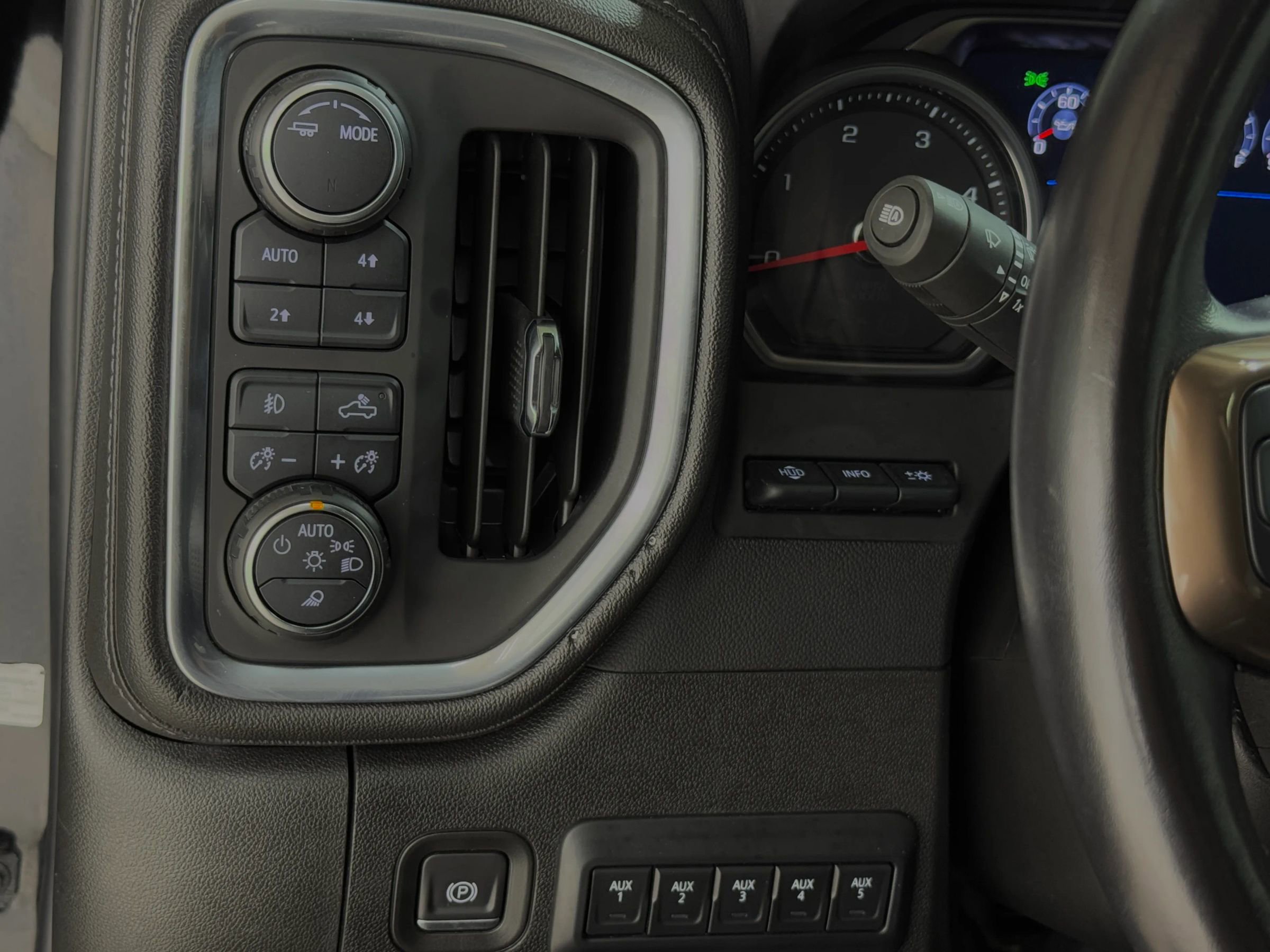 Used 2022 Chevrolet Silverado 2500 High Country w/ Technology Package image 49