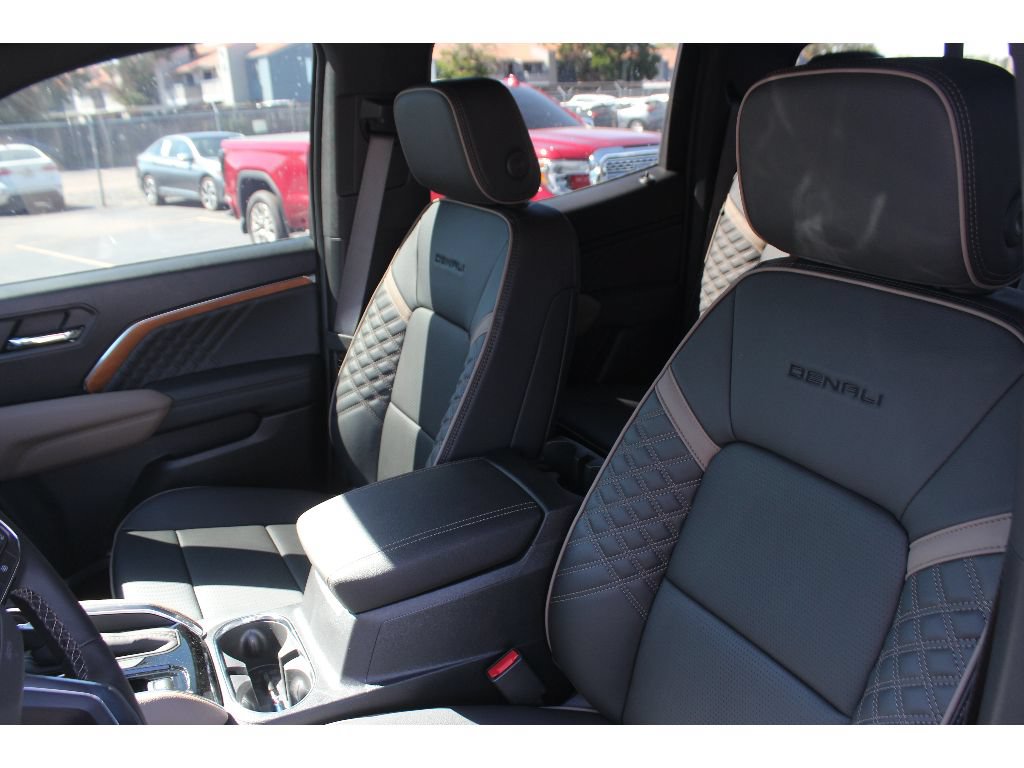 New 2026 GMC Canyon Denali AWD/4WD image 2