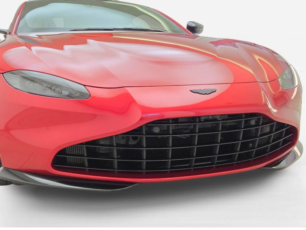 Used 2023 Aston Martin V8 Vantage Coupe RWD image 4