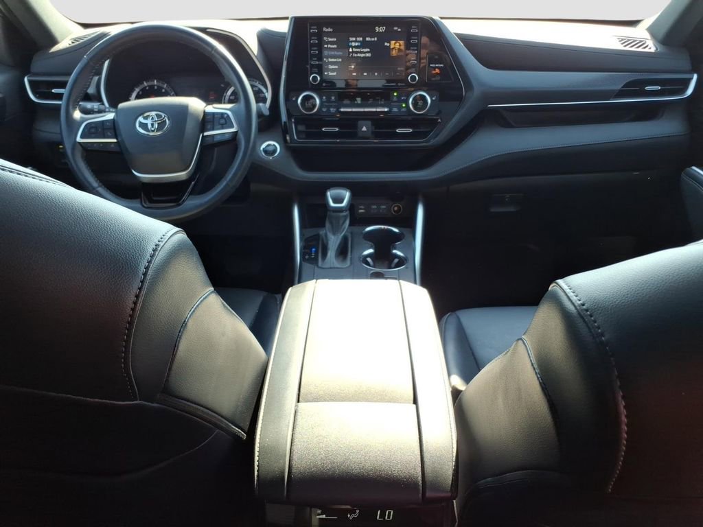 Used 2022 Toyota Highlander XSE image 14