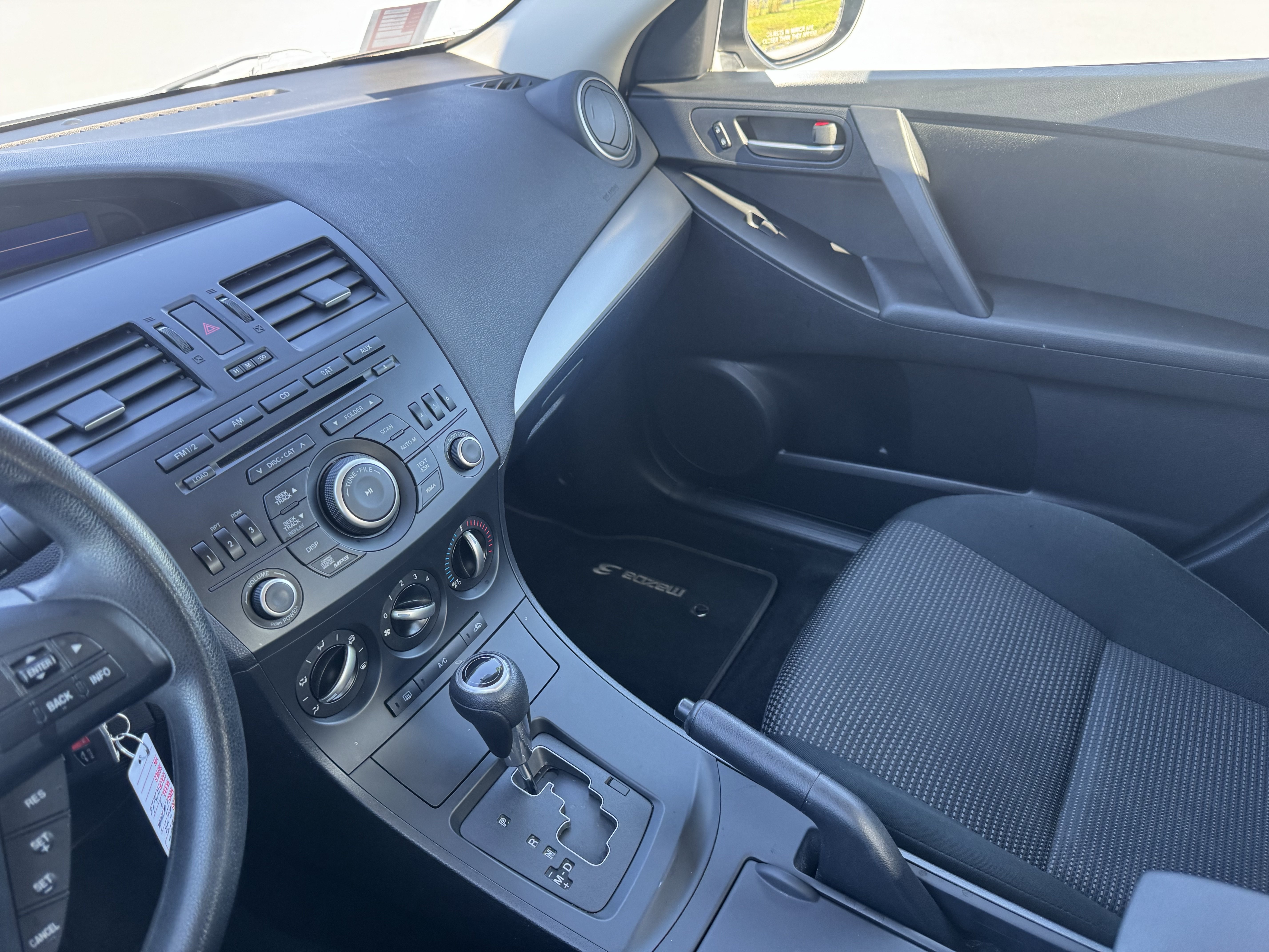 Used 2013 MAZDA MAZDA3 i Sport FWD image 4