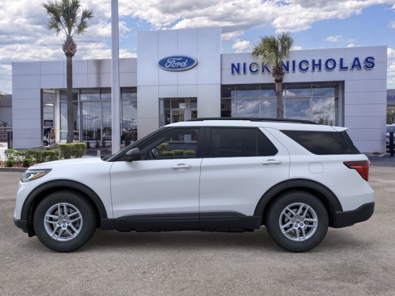 New 2026 Ford Explorer Active RWD image 3