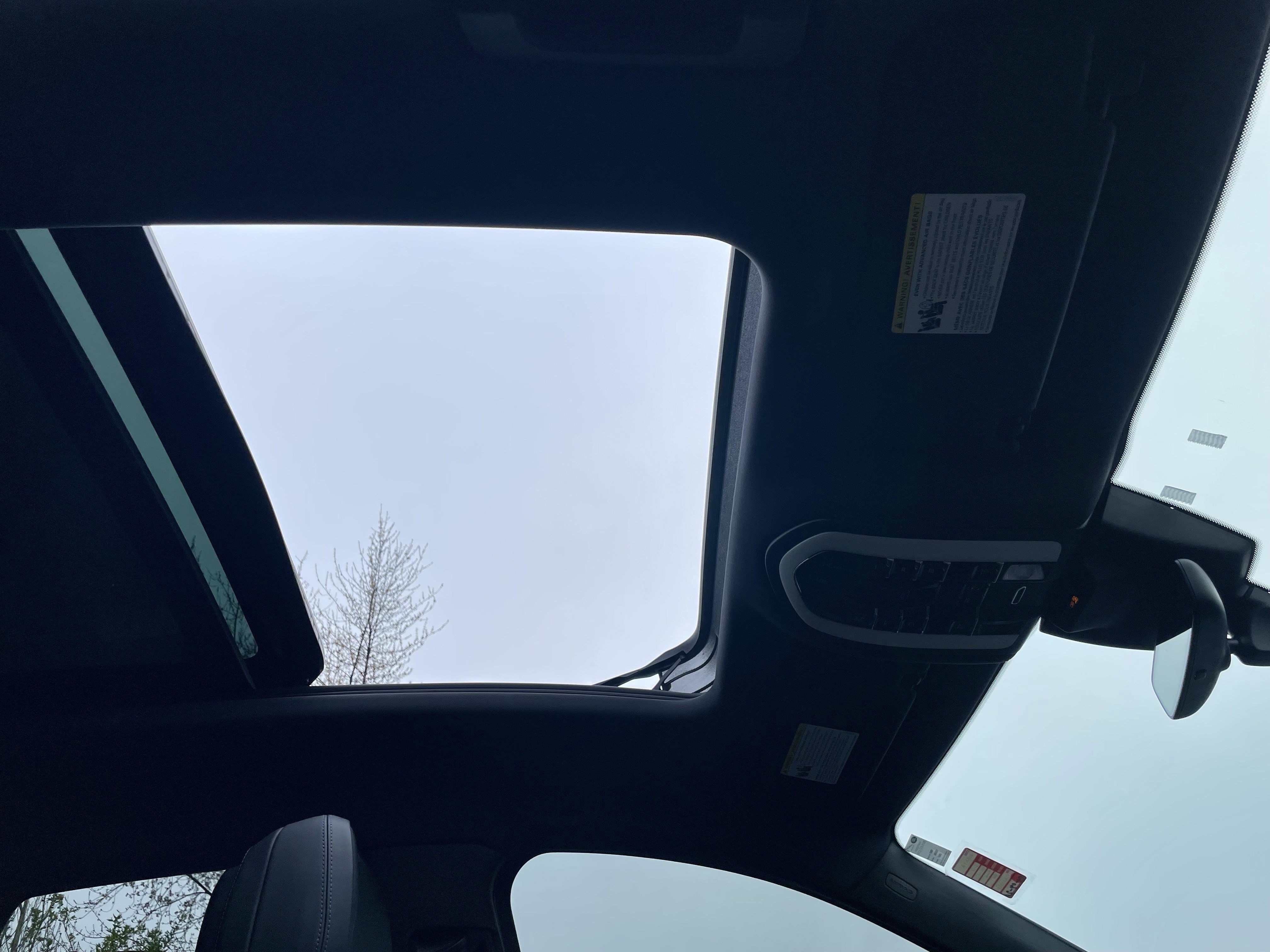 Used 2023 Porsche Macan Turbo image 17