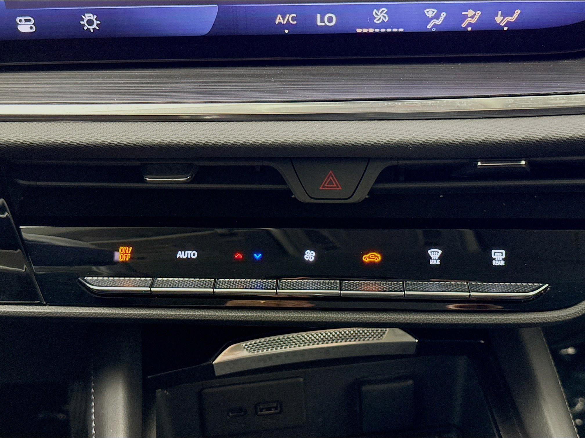 Used 2025 Buick Envision Preferred image 16