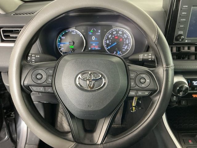 Used 2021 Toyota RAV4 LE image 16
