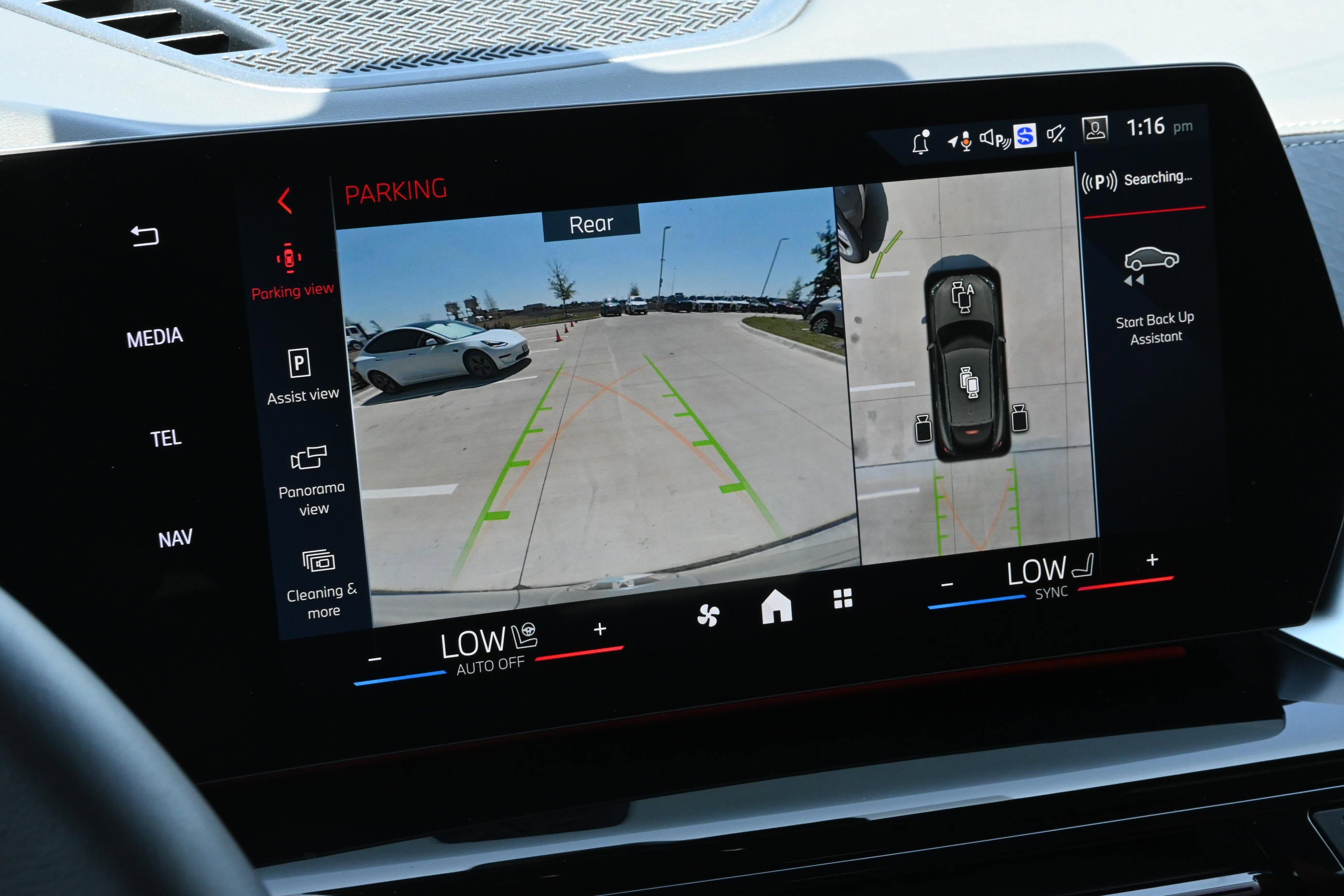 Certified 2025 BMW X2 xDrive28i image 17