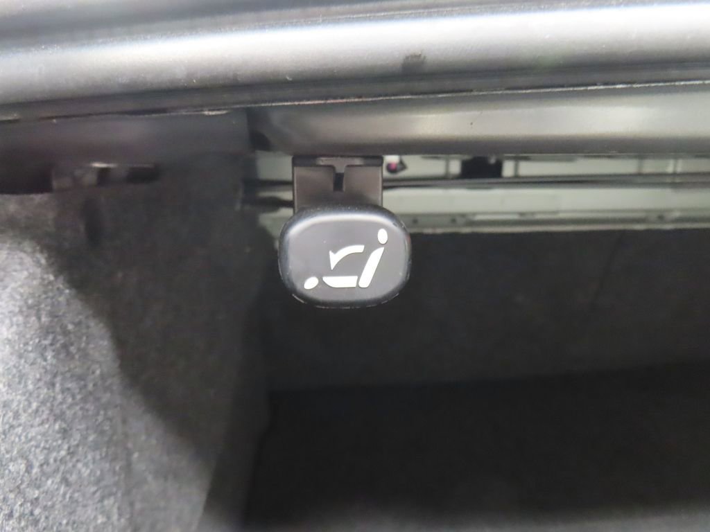 Used 2017 MAZDA MAZDA6 Touring w/ Touring Premium Package FWD image 34