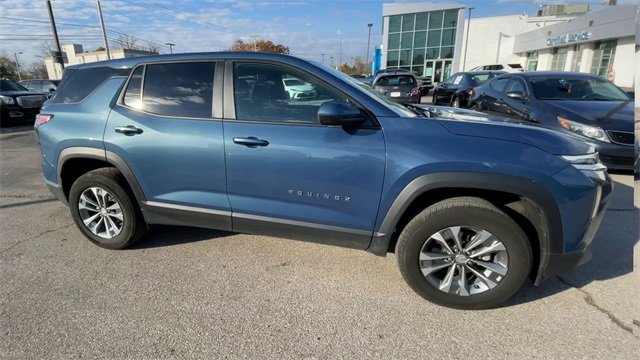 Used 2025 Chevrolet Equinox LT image 3