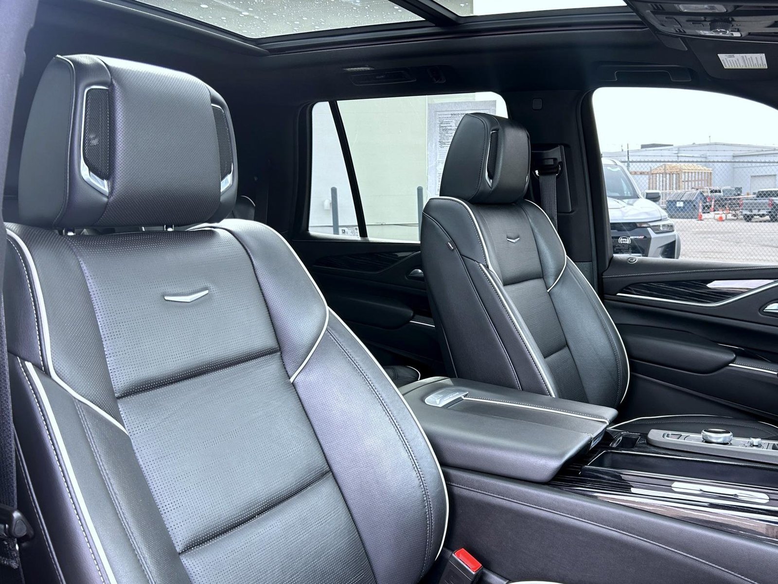 Certified 2022 Cadillac Escalade Sport AWD/4WD image 19