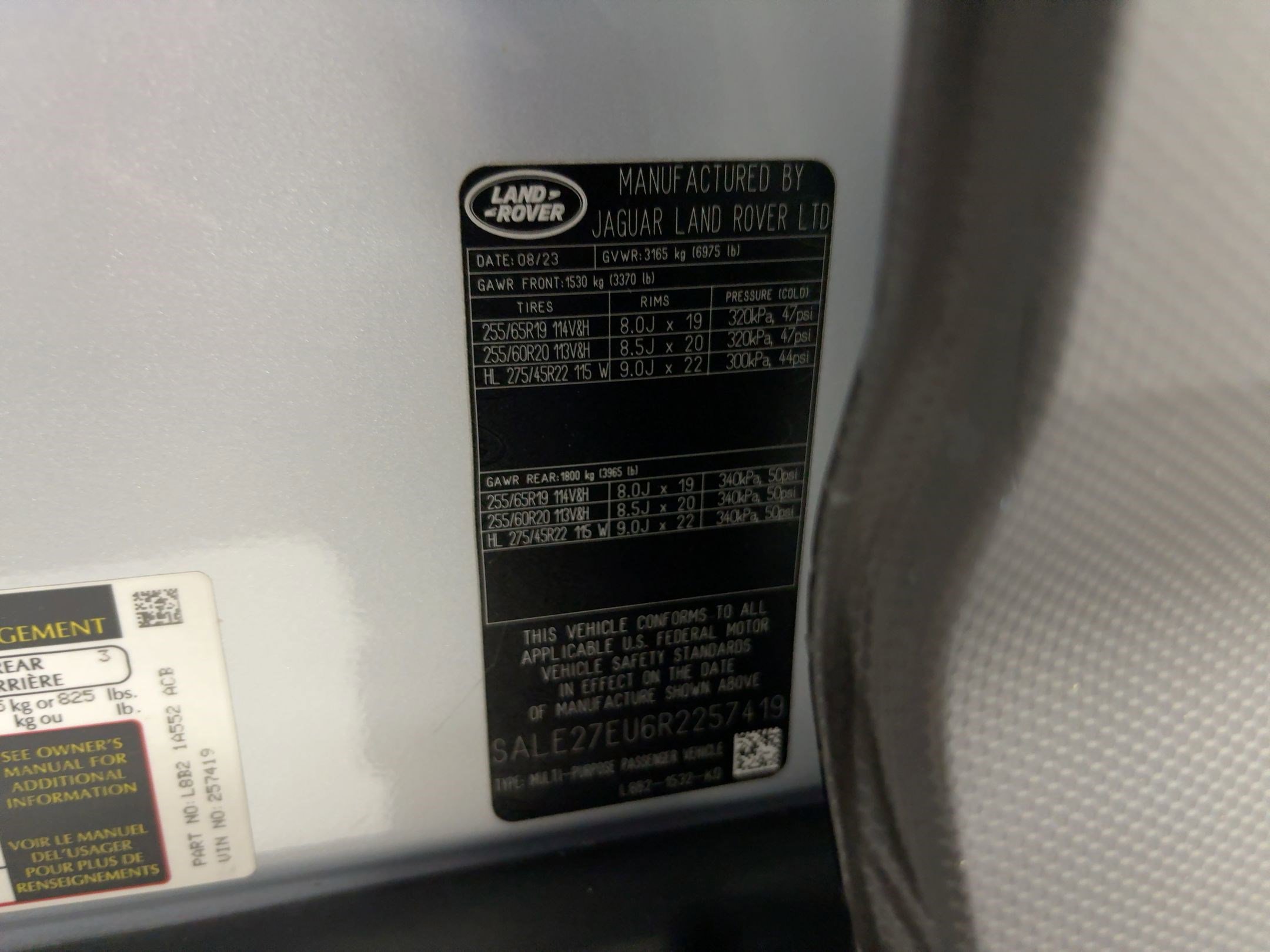 Used 2024 Land Rover Defender 110 X-Dynamic SE image 21