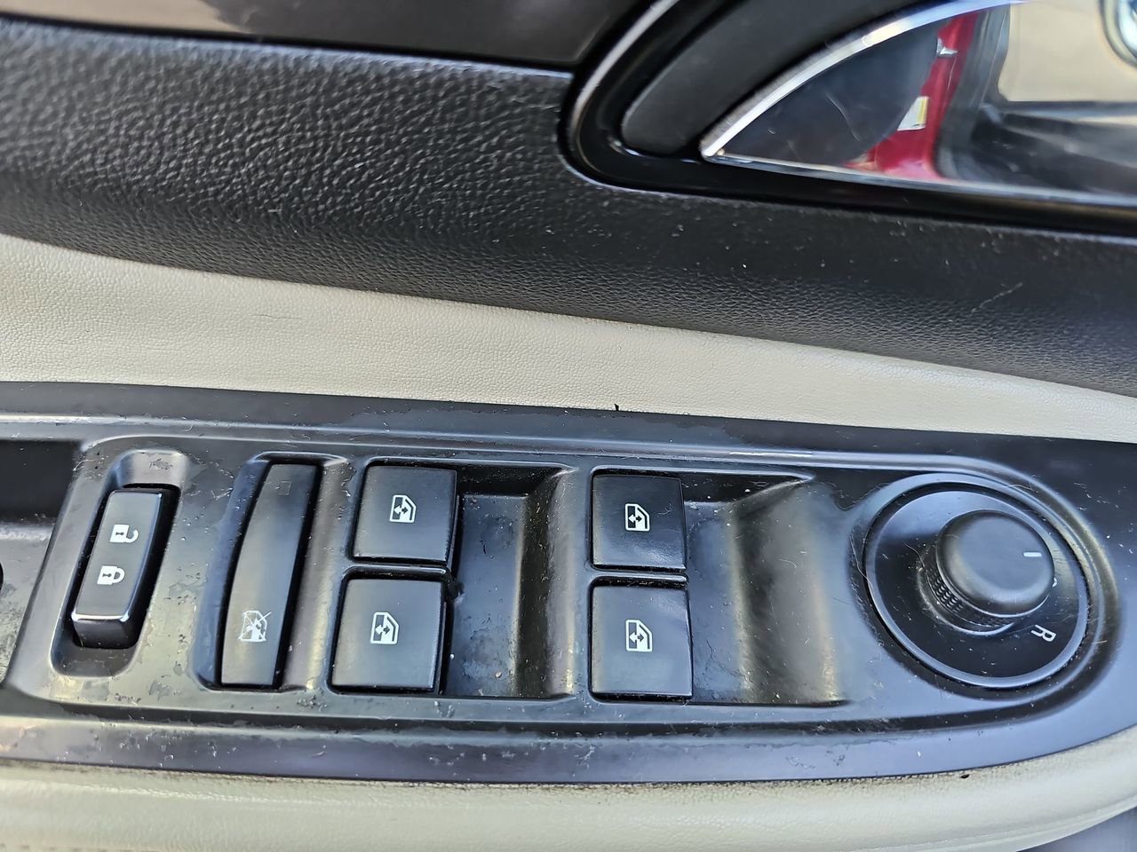 Used 2018 Buick Encore Preferred image 32