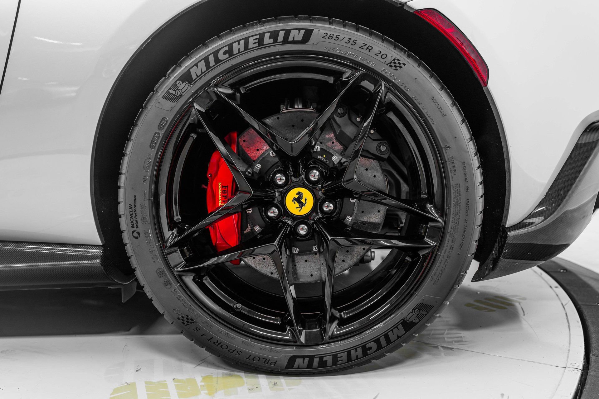 Certified 2025 Ferrari Roma Spider RWD image 14