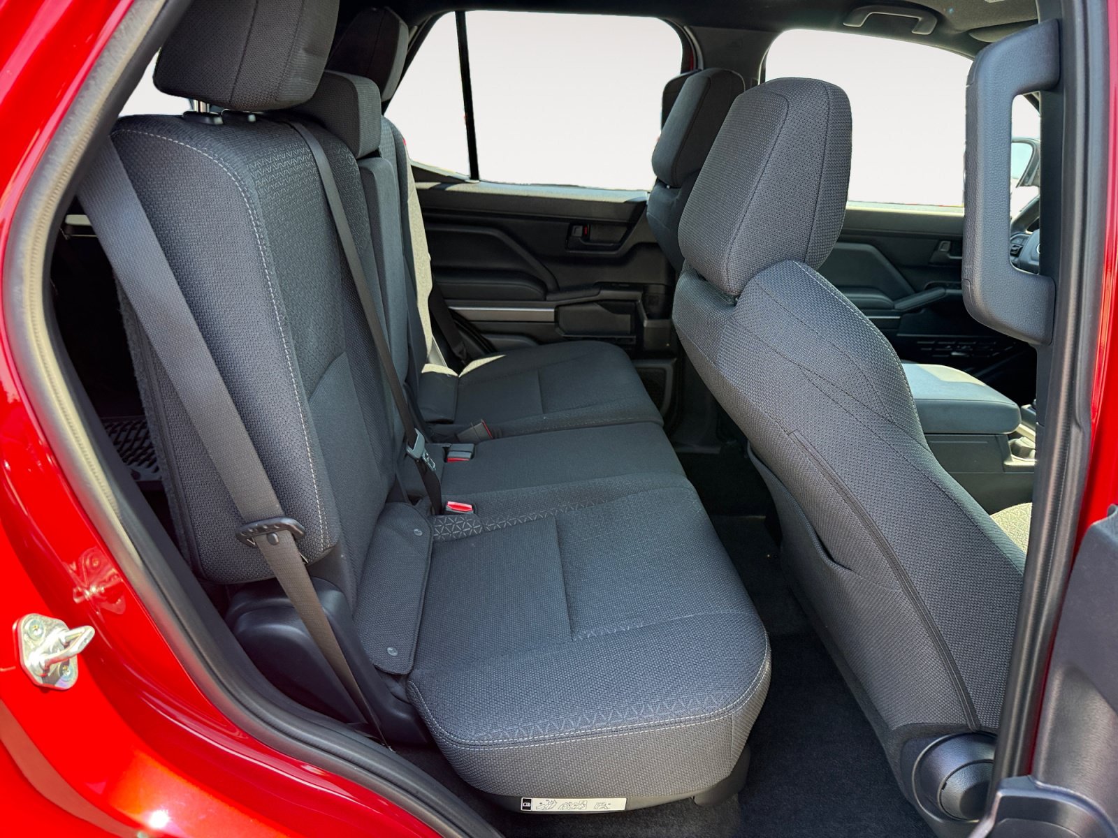 Used 2025 Toyota 4Runner SR5 AWD/4WD image 19