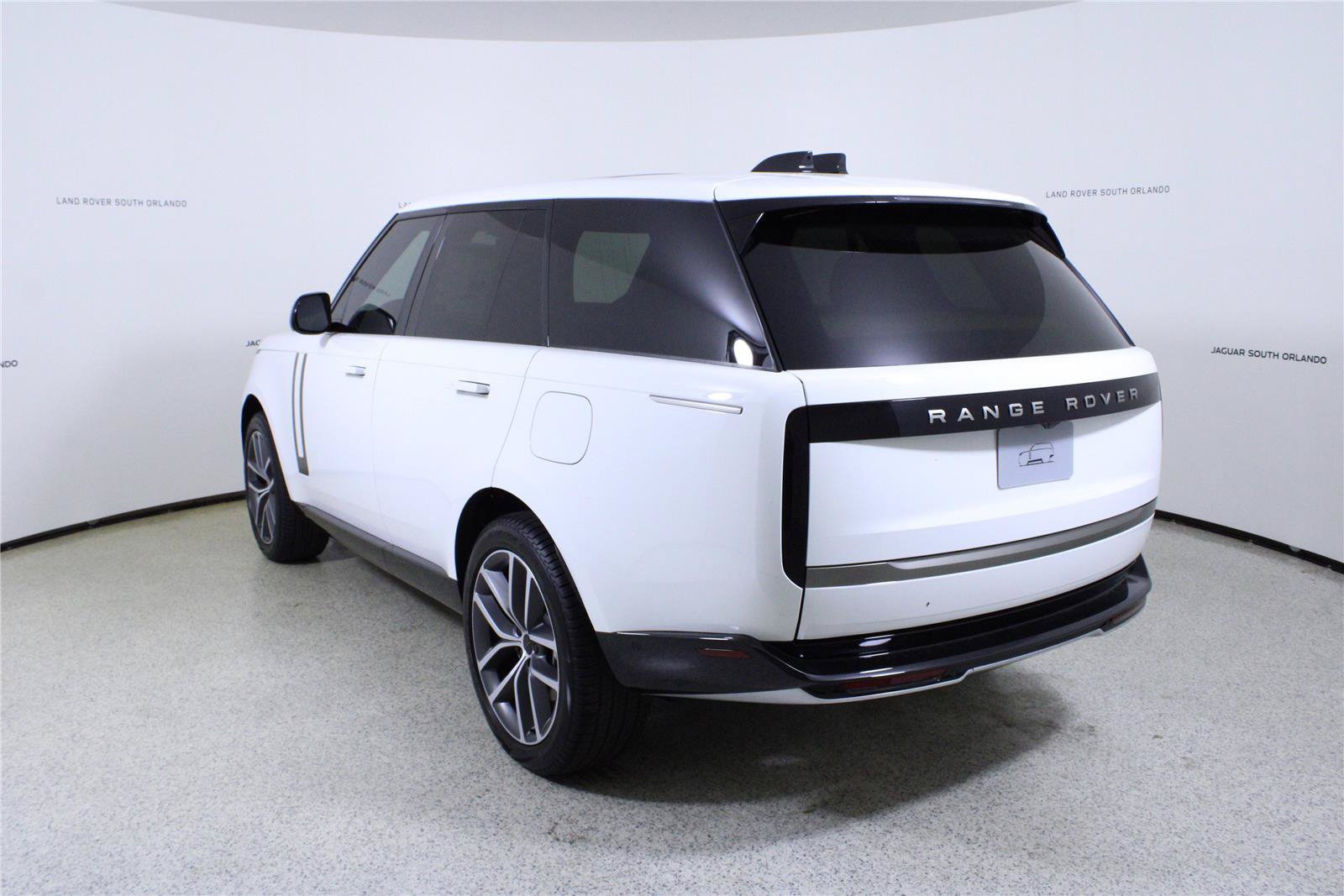 New 2026 Land Rover Range Rover SE AWD/4WD image 5