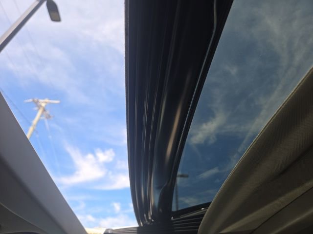 Used 2015 Toyota Sienna XLE w/ XLE Navigation Package AWD/4WD image 17